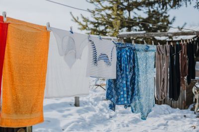 Drying laundry outside in winter sale